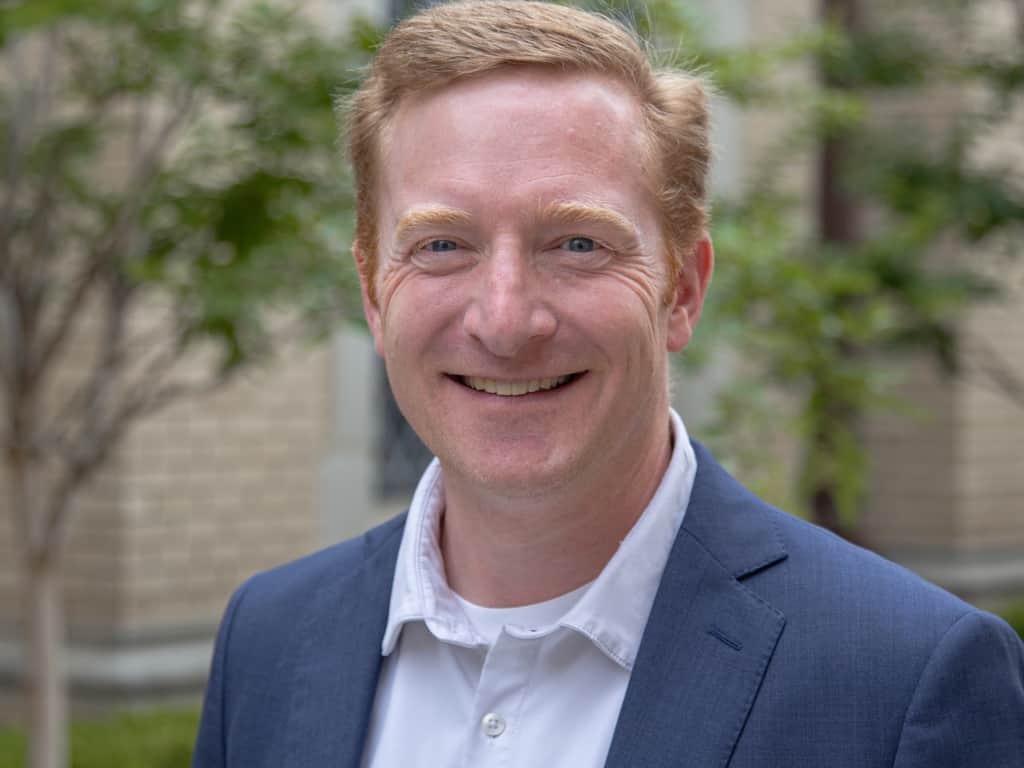 A photo of Robby Higginbottom.
